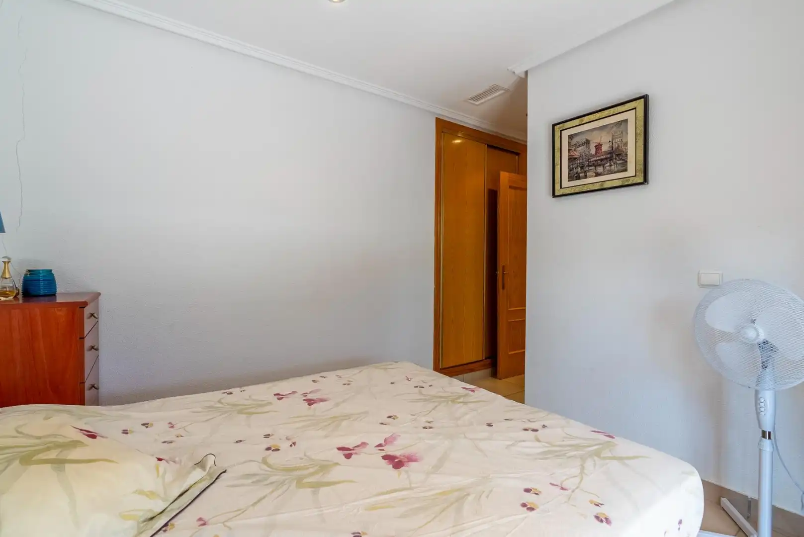 Habitación de Planta baja en venta en El Campello con Aire acondicionado, Calefacción y Jardín privado