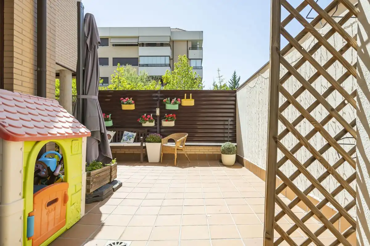 Terraza de Planta baja en venta en Pozuelo de Alarcón con Aire acondicionado, Calefacción y Jardín privado