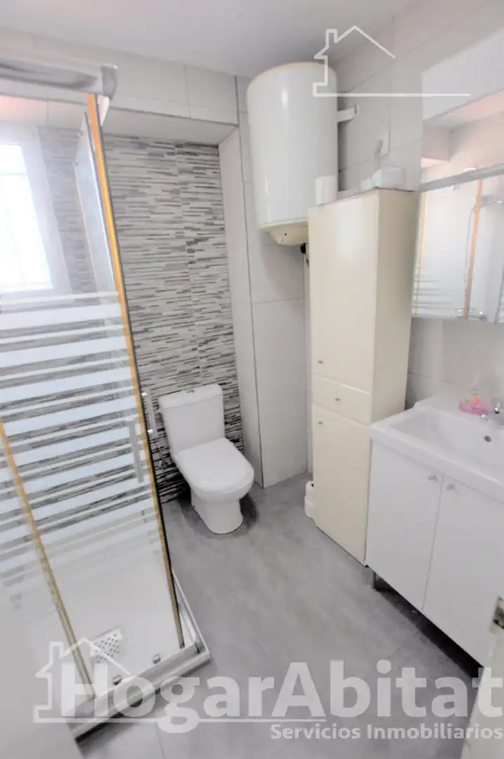 Bathroom of Flat for sale in Mislata  with Balcony