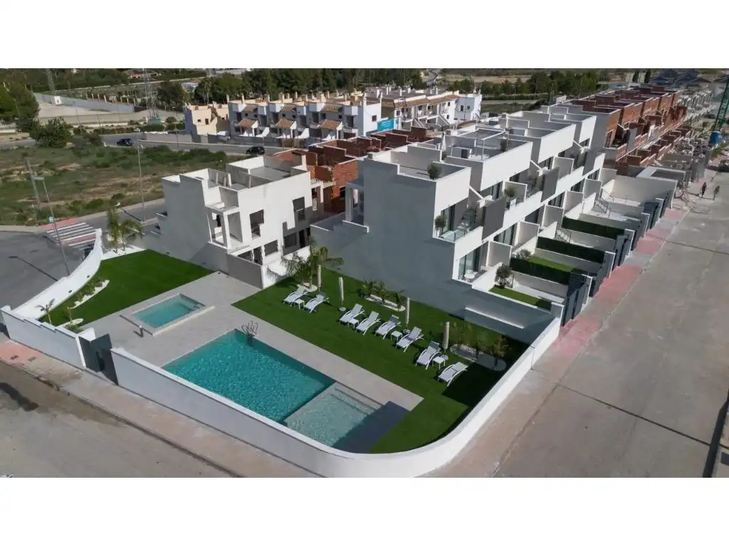Terraced house with pool for sale in INGLATERRA, imagen 17