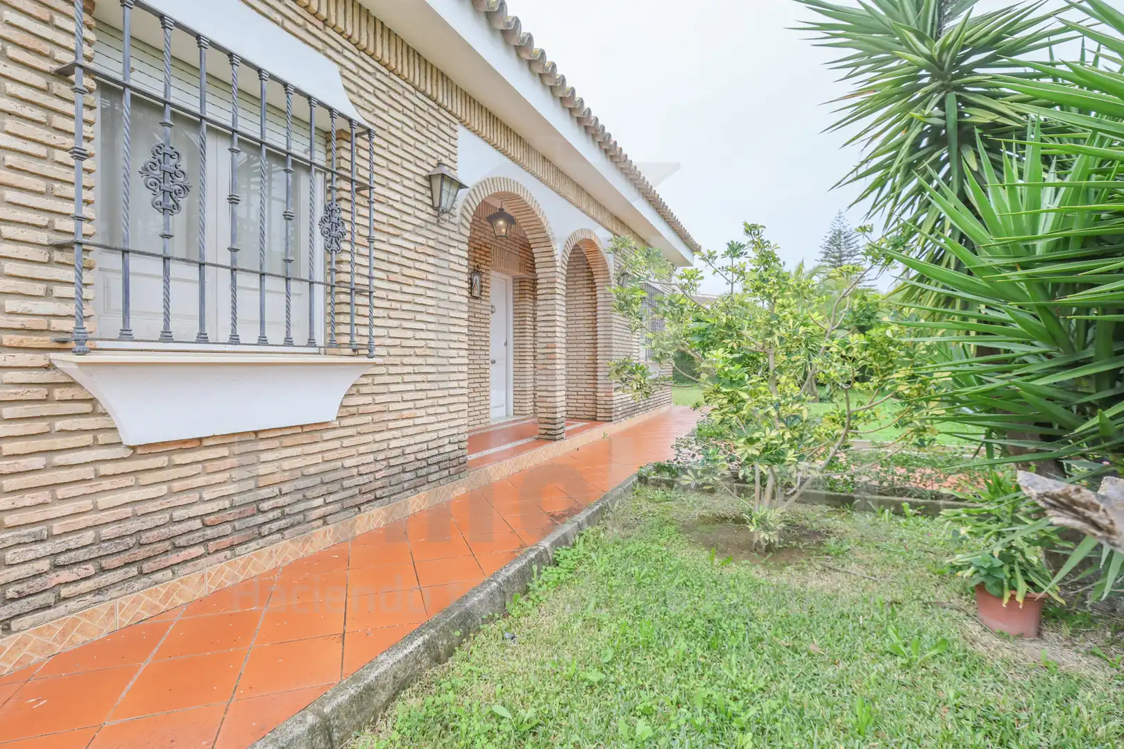 Exterior view of Houses for sale in Espartinas  with Air Conditioner, Heating and Private garden