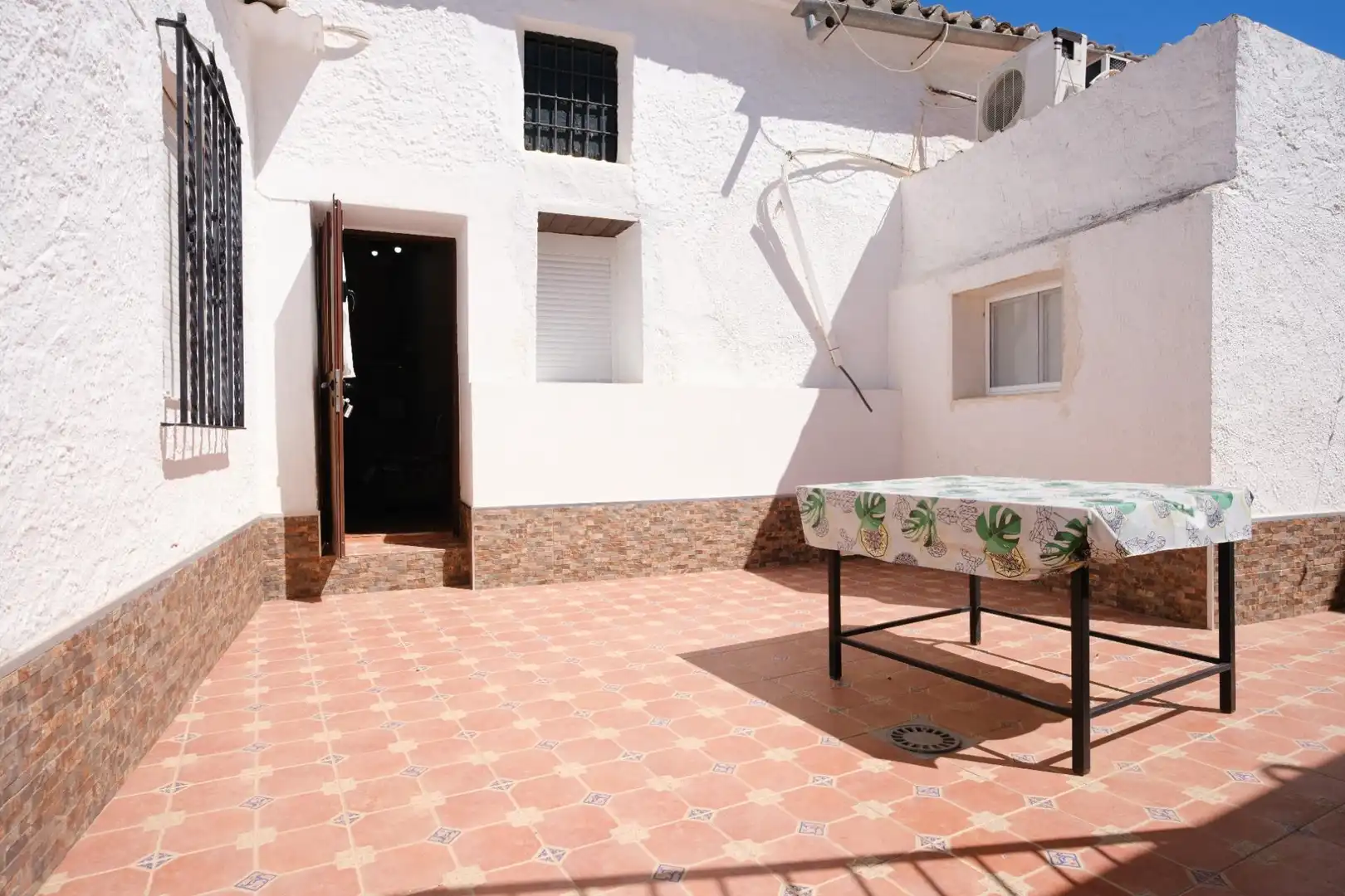 Terrassa de Casa adosada en venda en Teba amb Aire condicionat, Jardí privat i Piscina
