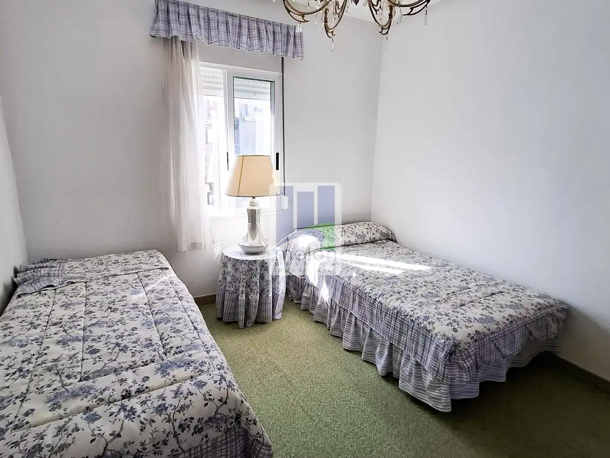 Habitación de Piso en venta en Burgos con Trastero