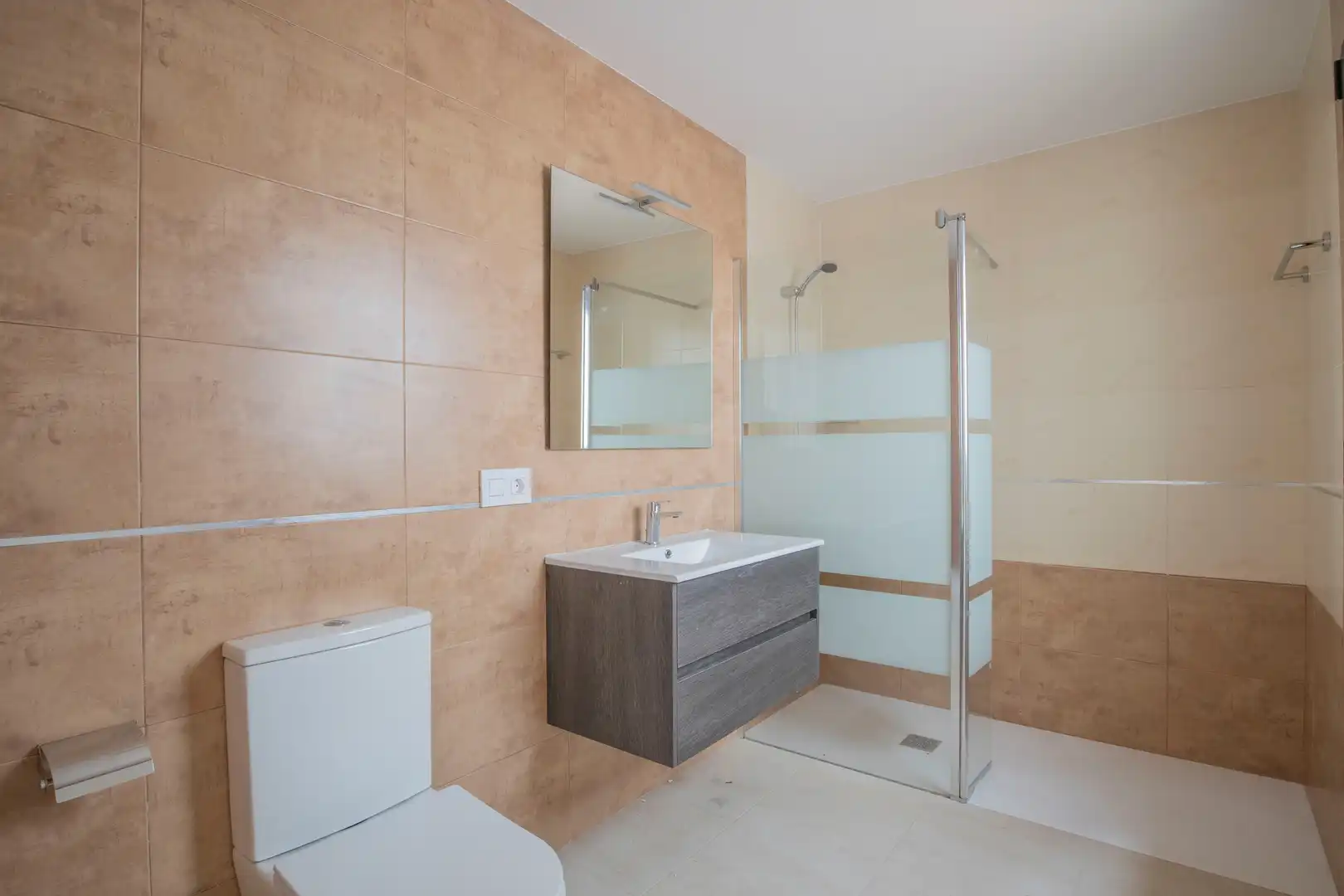 Flat to rent in SAPUR, imagen 6