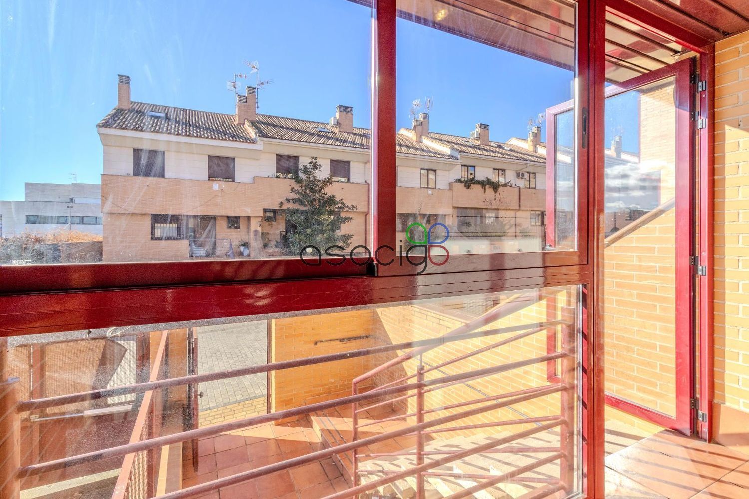 Vista exterior de Casa o xalet en venda en Guadalajara Capital amb Aire condicionat, Calefacció i Terrassa