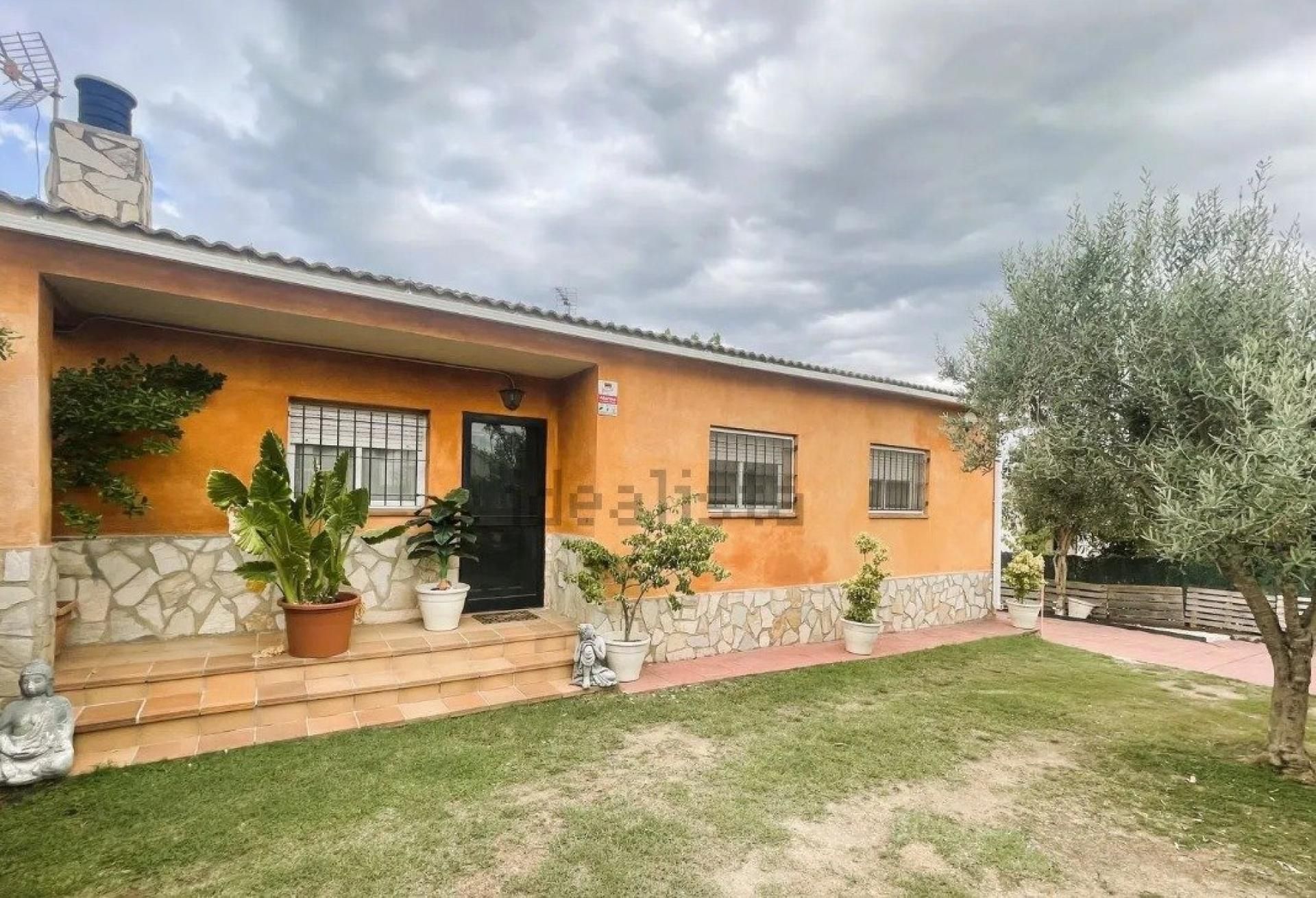 Vista exterior de Casa o xalet en venda en Vidreres amb Aire condicionat, Calefacció i Terrassa