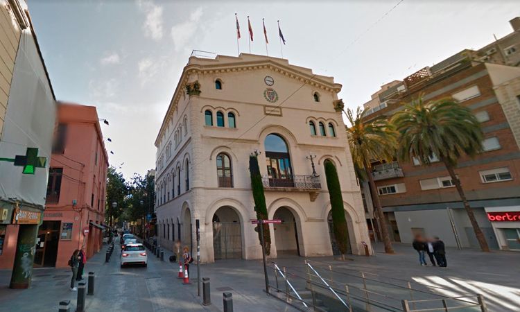 Vista exterior de Edifici en venda en Badalona