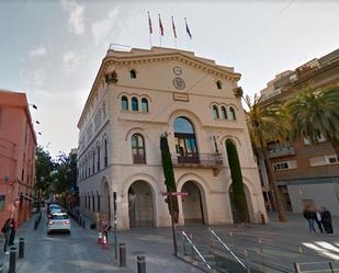 Vista exterior de Edifici en venda en Badalona