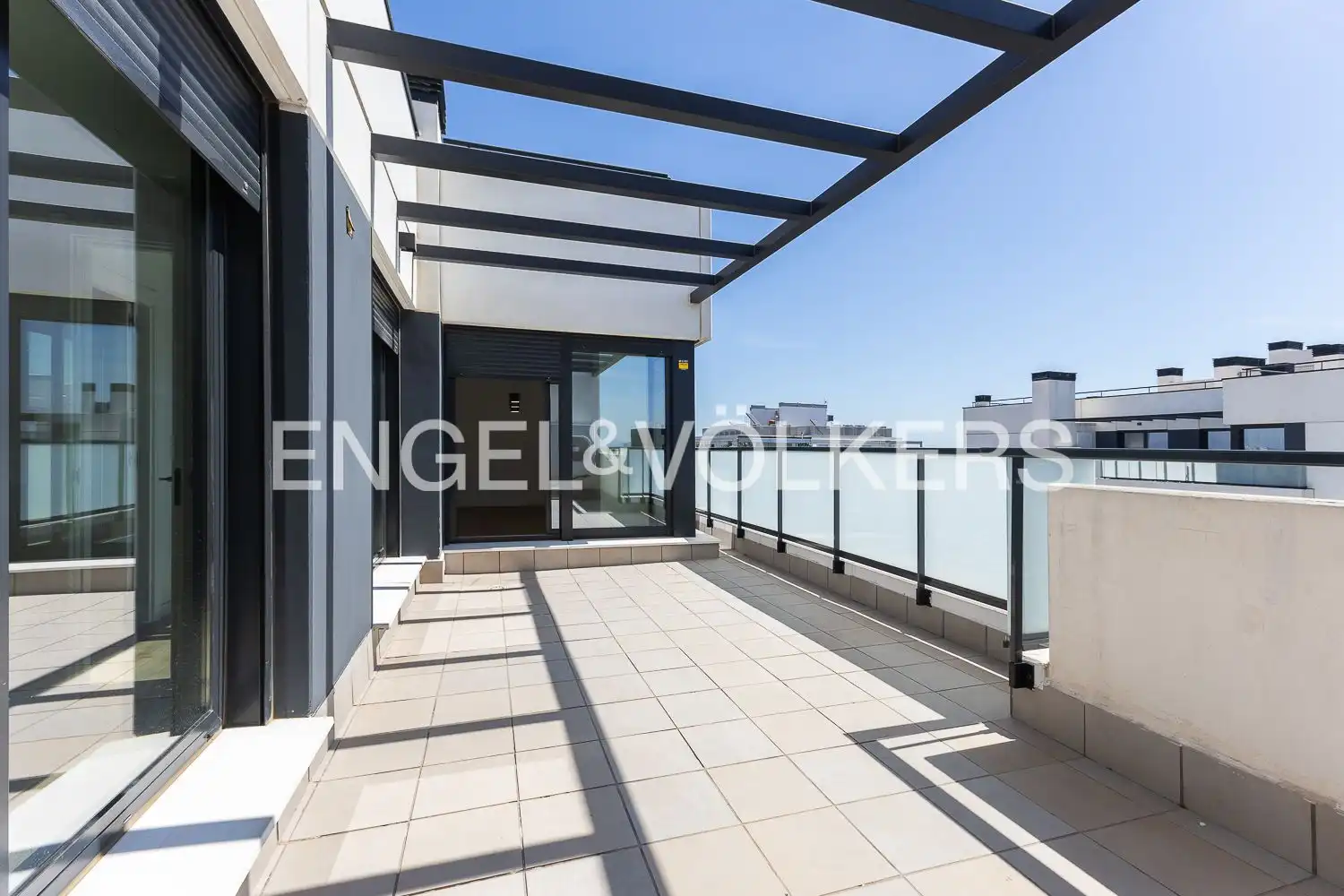 Terrace of Attic for rent in  Valencia Capital  with Air Conditioner, Heating and Storage room