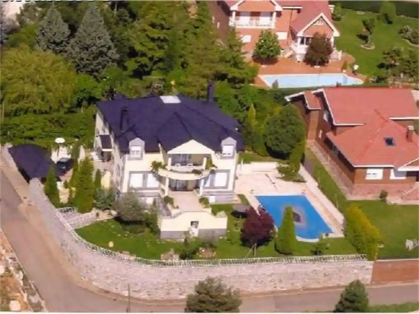 Vista exterior de Casa o xalet en venda en Valdefresno amb Piscina i Balcó