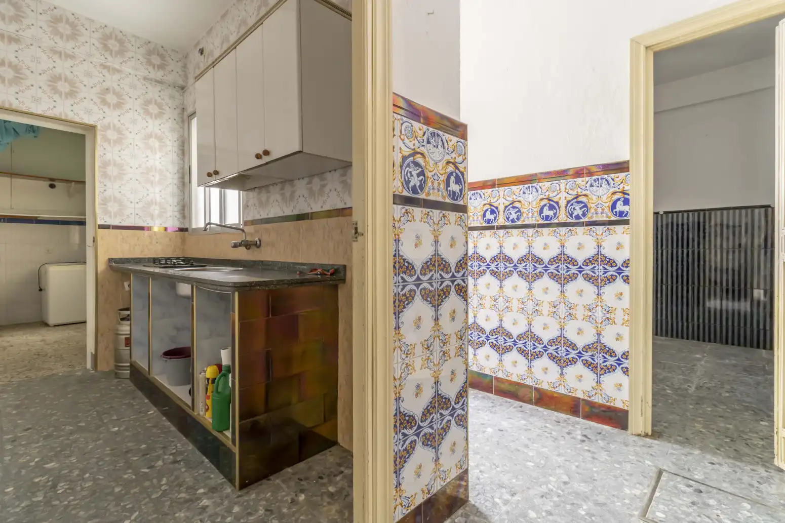 Kitchen of Detached homes for sale in Sevilla  with Air Conditioner, Terrace and Balcony