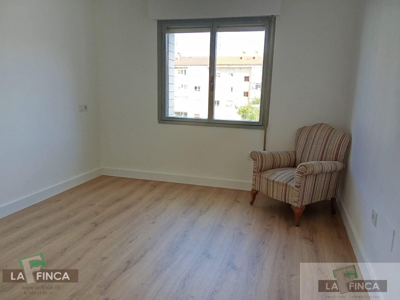 Bedroom of Flat for sale in Gijón   with Heating, Terrace and Storage room