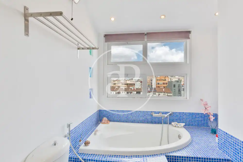 Baño de Ático en venta en Valencia con Aire acondicionado, Calefacción y Terraza