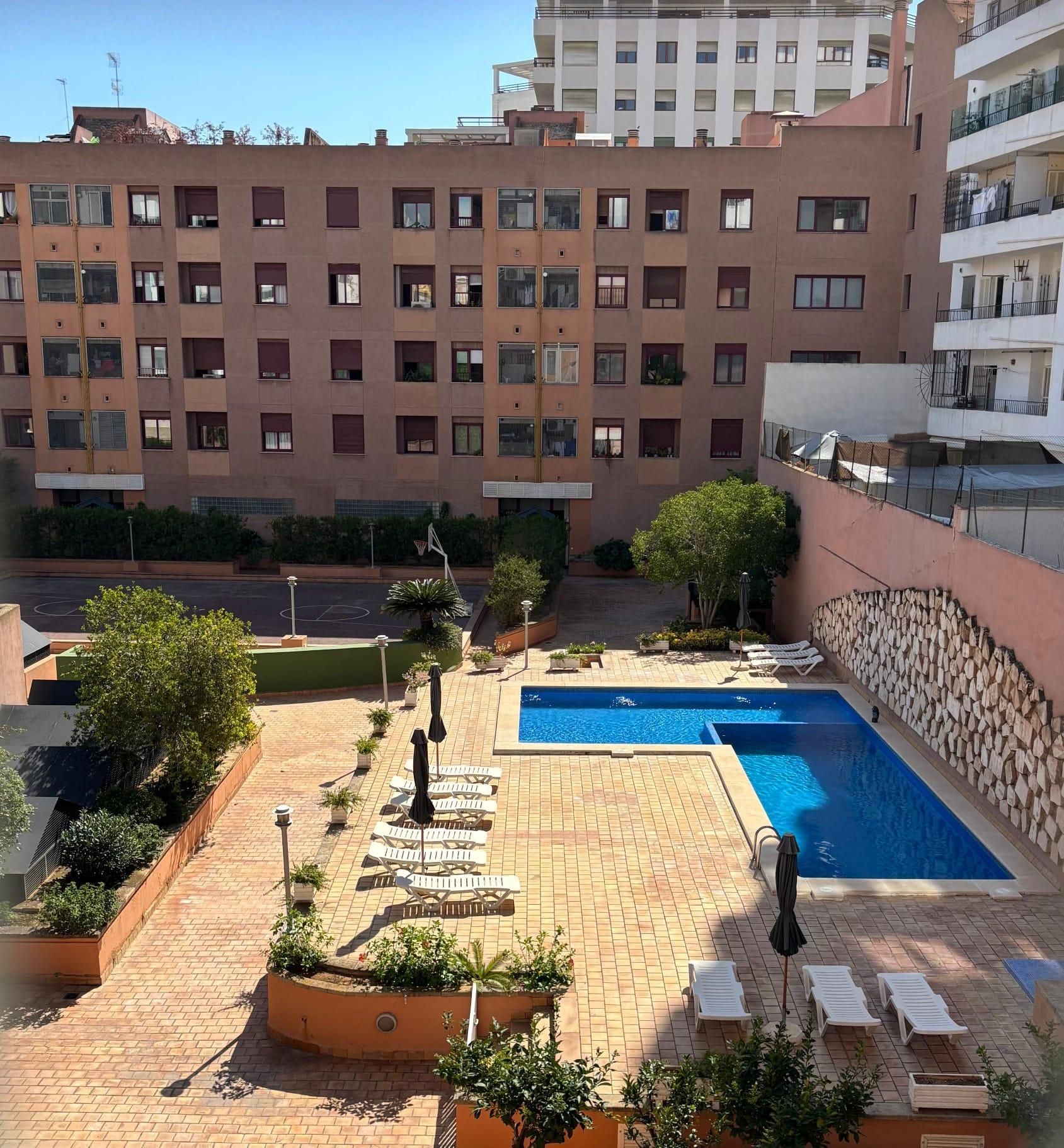Swimming pool of Flat for sale in  Palma de Mallorca  with Air Conditioner, Private garden and Parquet flooring
