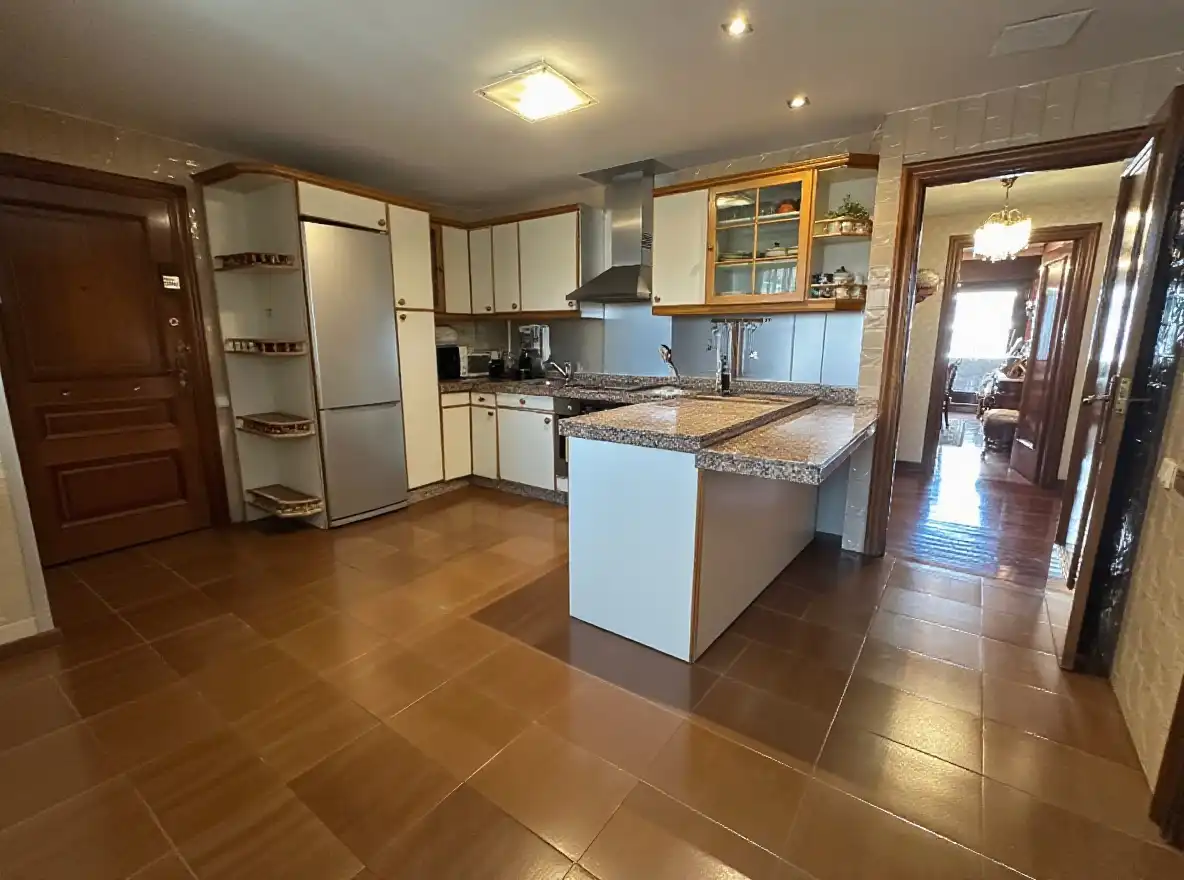Cocina de Piso en venta en  Logroño con Calefacción, Parquet y Terraza