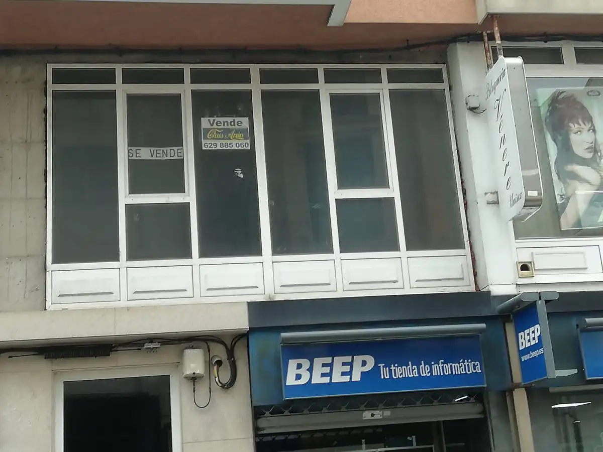 Local en venta en Carballo