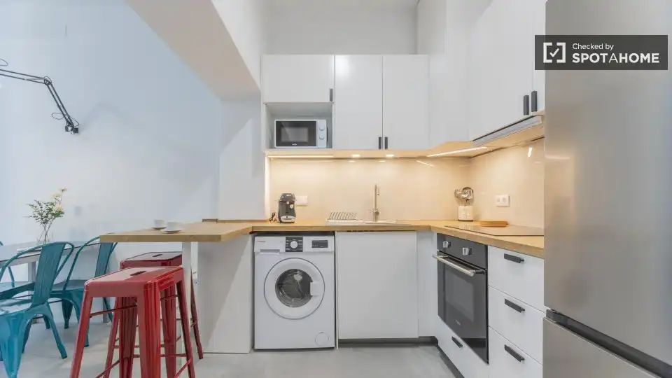 Kitchen of Flat for rent in Valencia  with Air Conditioner, Heating and Furnished