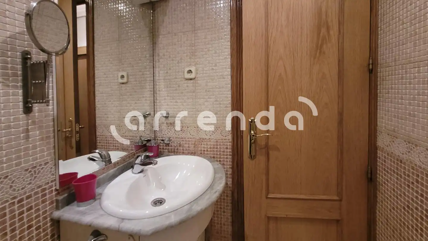 Bathroom of Flat for sale in Madrid  with Heating and Furnished