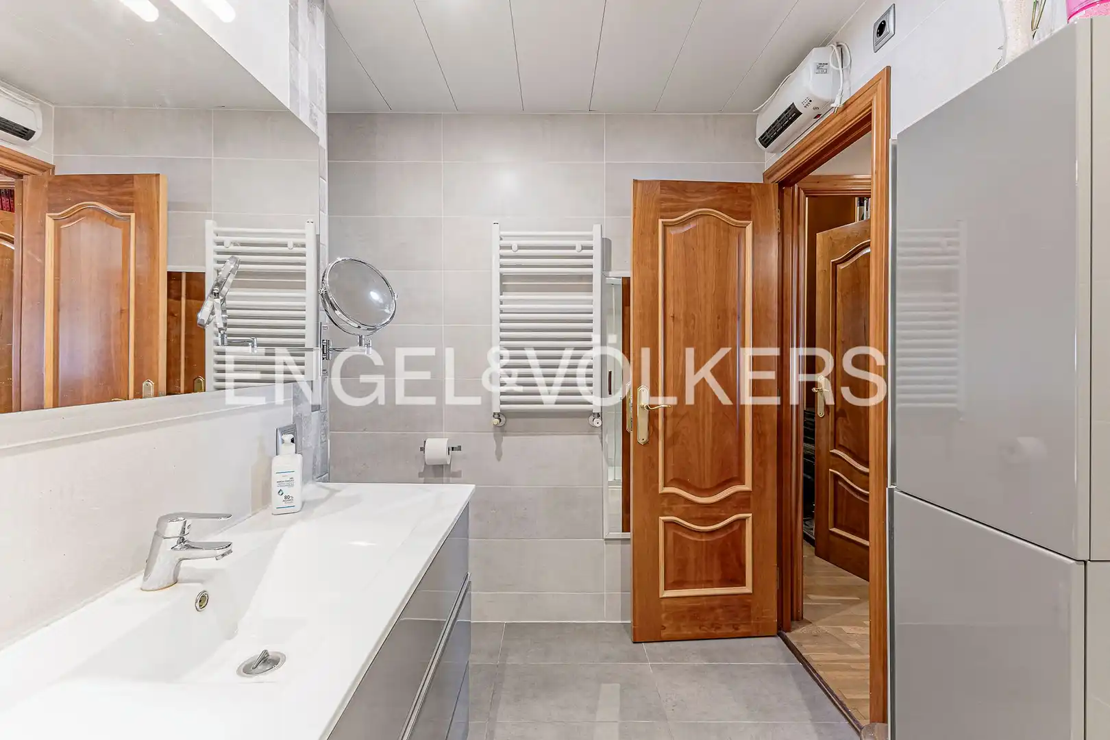 Bathroom of Flat for sale in Barcelona  with Air Conditioner, Heating and Furnished