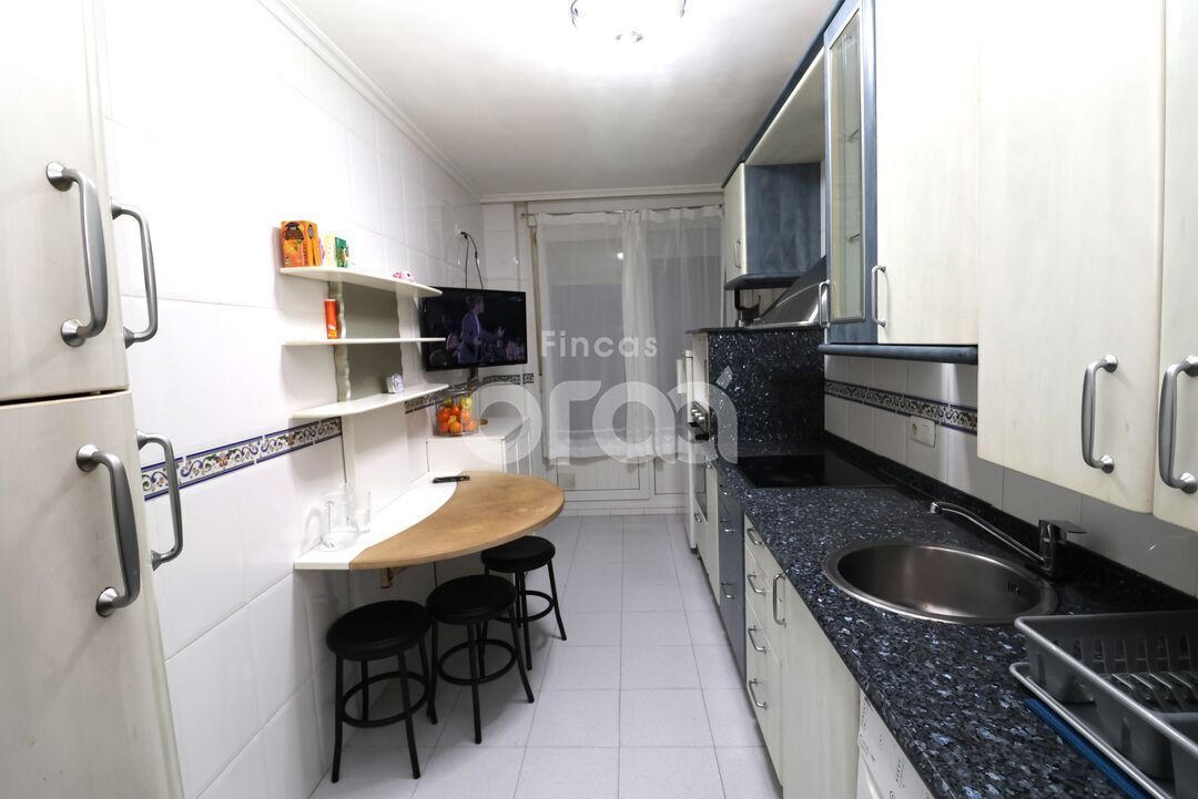 Cocina de Piso en venta en Santurtzi  con Calefacción y Terraza
