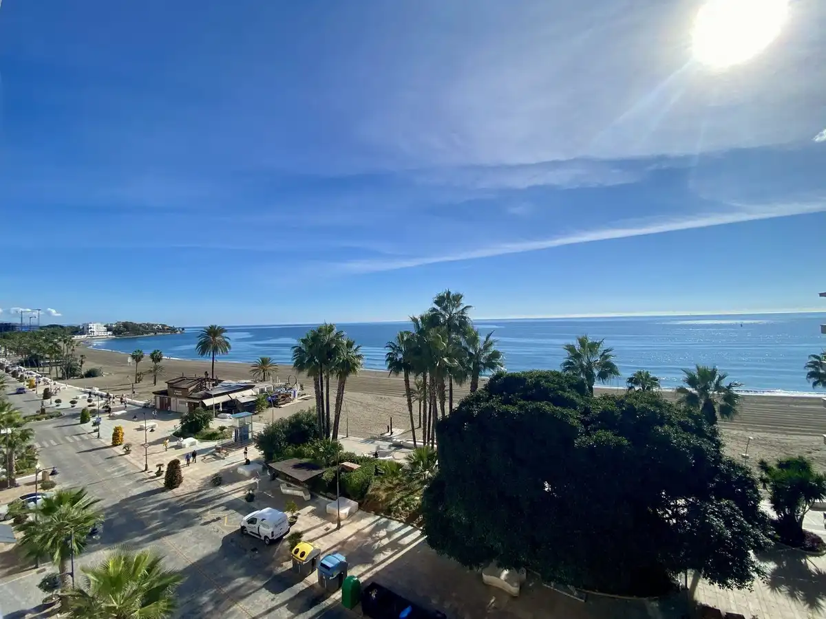 Ático con ascensor en venta en Estepona Pueblo