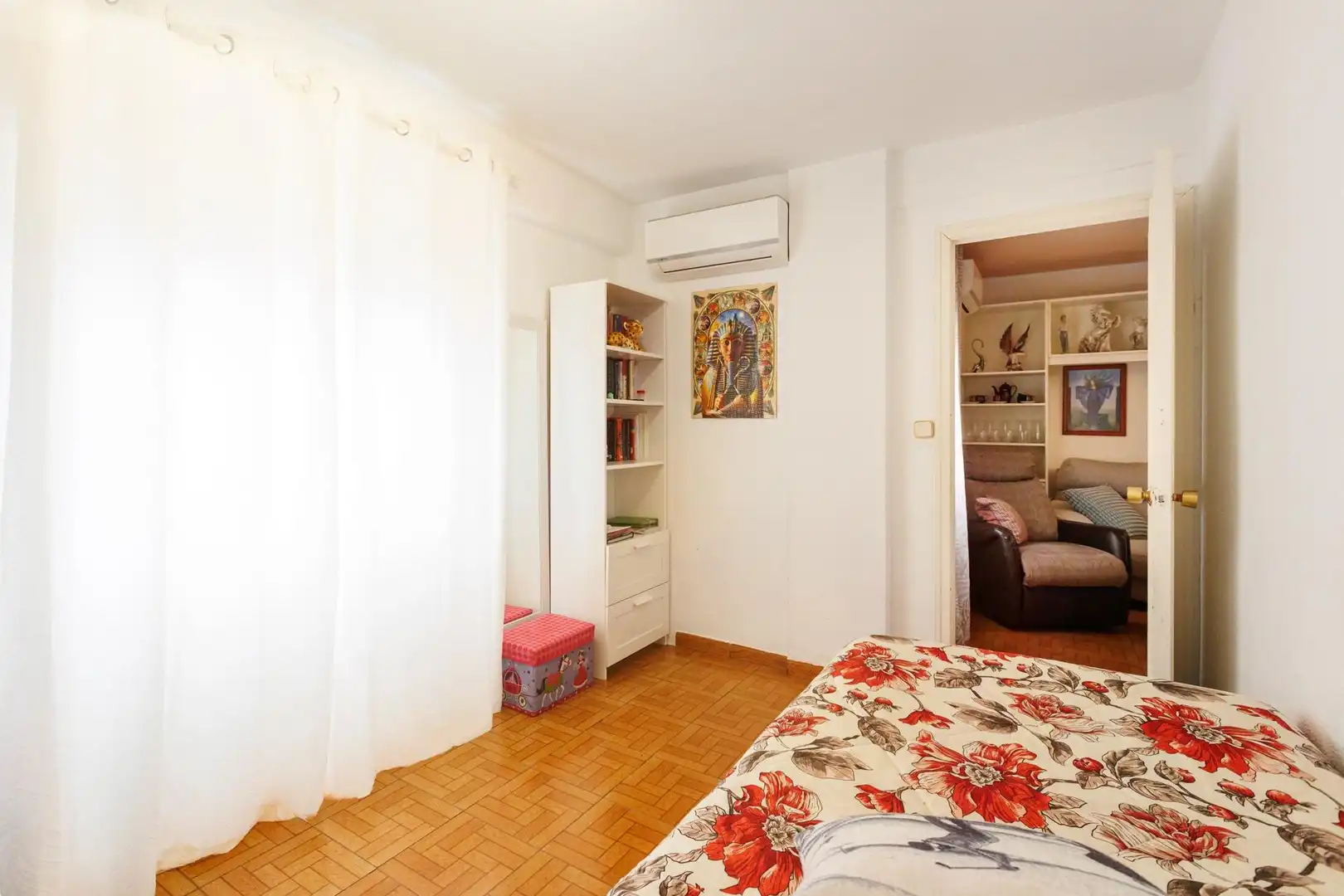 Bedroom of Flat for sale in Madrid  with Air Conditioner, Heating and Furnished