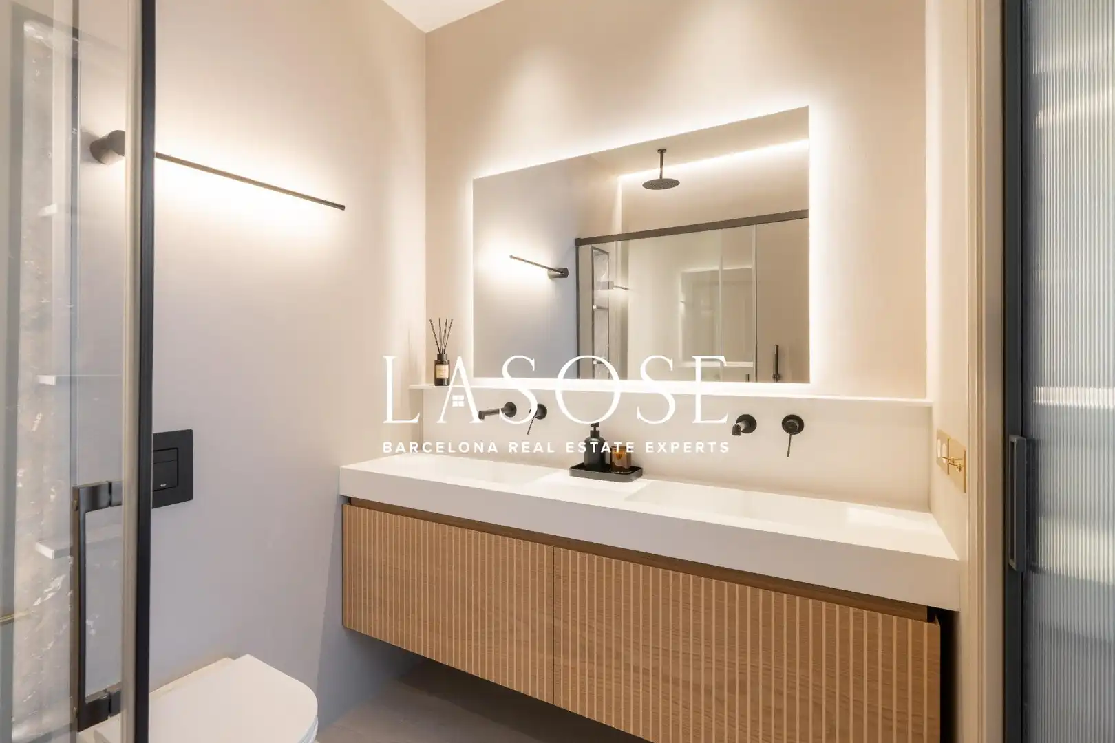 Baño de Ático en venta en Barcelona con Aire acondicionado, Calefacción y Terraza