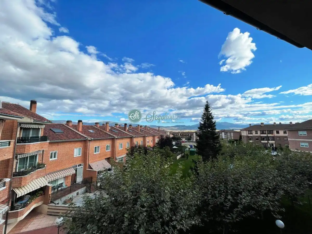 Exterior view of Flat for sale in San Cristóbal de Segovia  with Terrace and Storage room