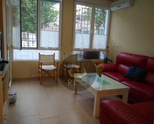 Sala d'estar de Pis de lloguer en Ogíjares amb Aire condicionat i Balcó