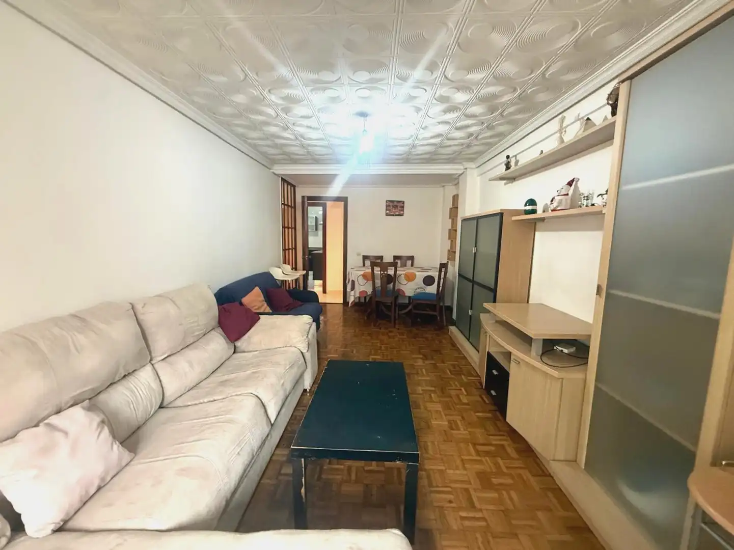 Living room of Flat for sale in Avilés  with Heating, Parquet flooring and Furnished