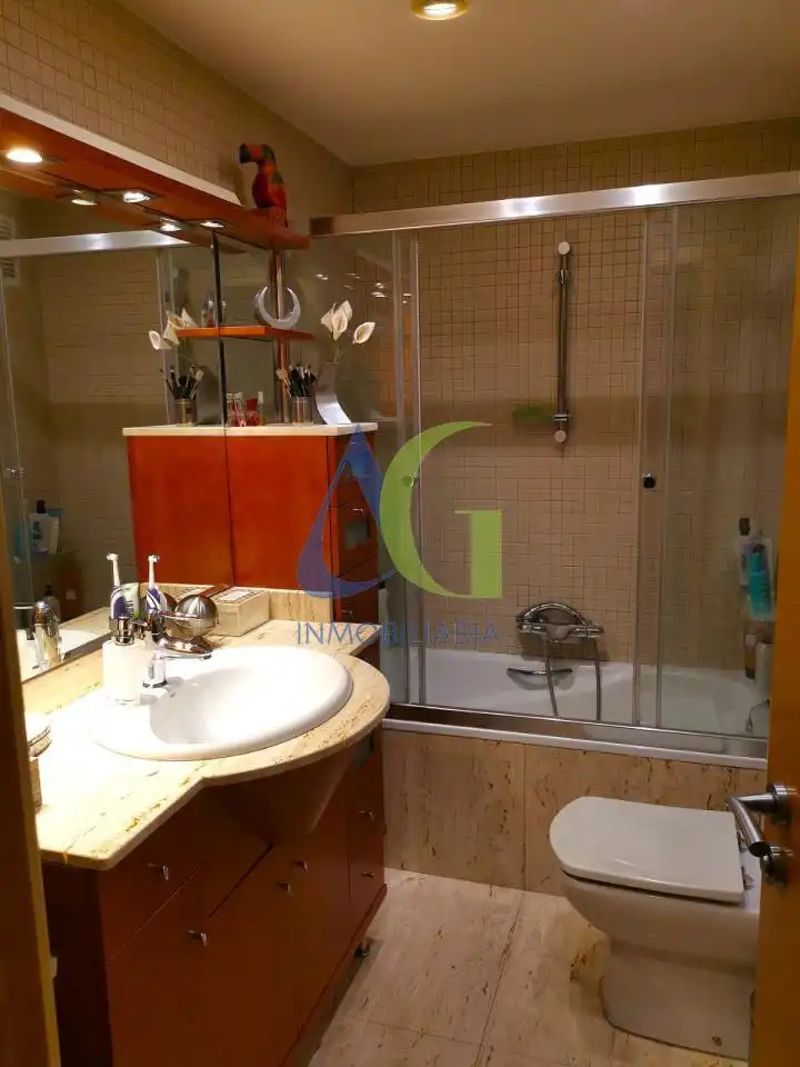 Baño de Piso en venta en León Capital  con Calefacción, Parquet y Terraza
