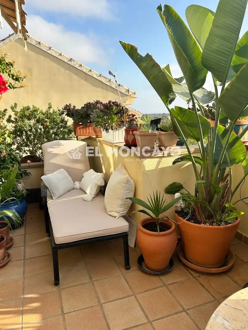 Terrassa de Casa adosada en venda en Orihuela amb Aire condicionat, Calefacció i Jardí privat