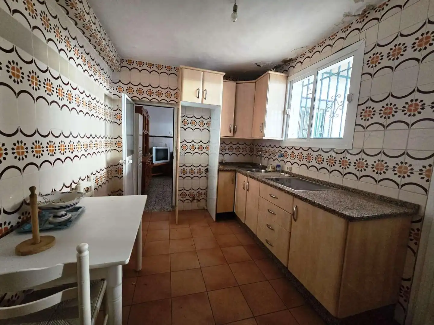 Kitchen of Houses for sale in Gines  with Air Conditioner, Terrace and Storage room