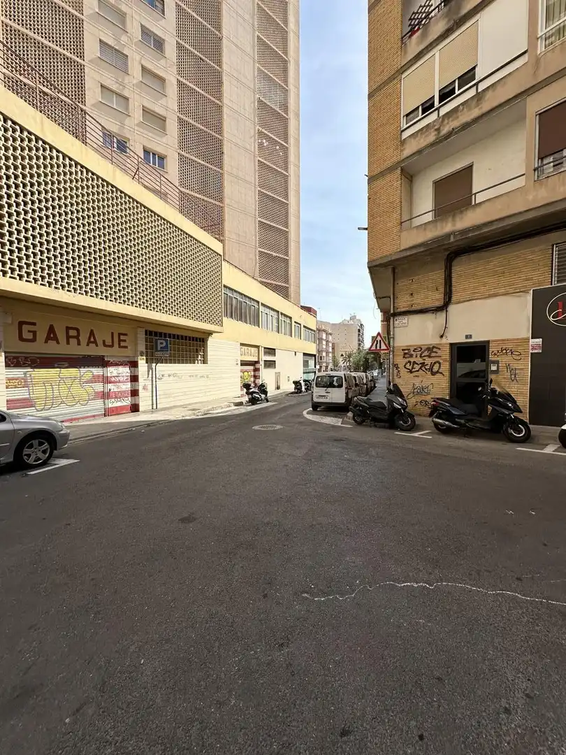 Vista exterior de Oficina en venta en Alicante / Alacant