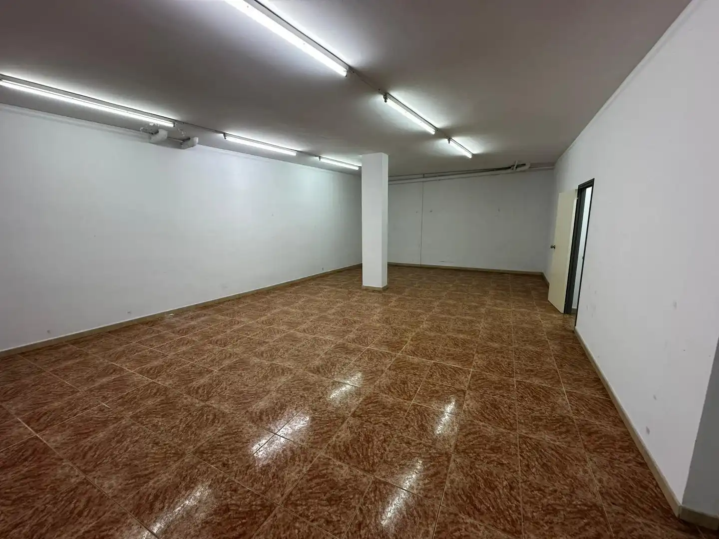 Local comercial en venda a Centre - Passeig i Rodalies, imagen 8