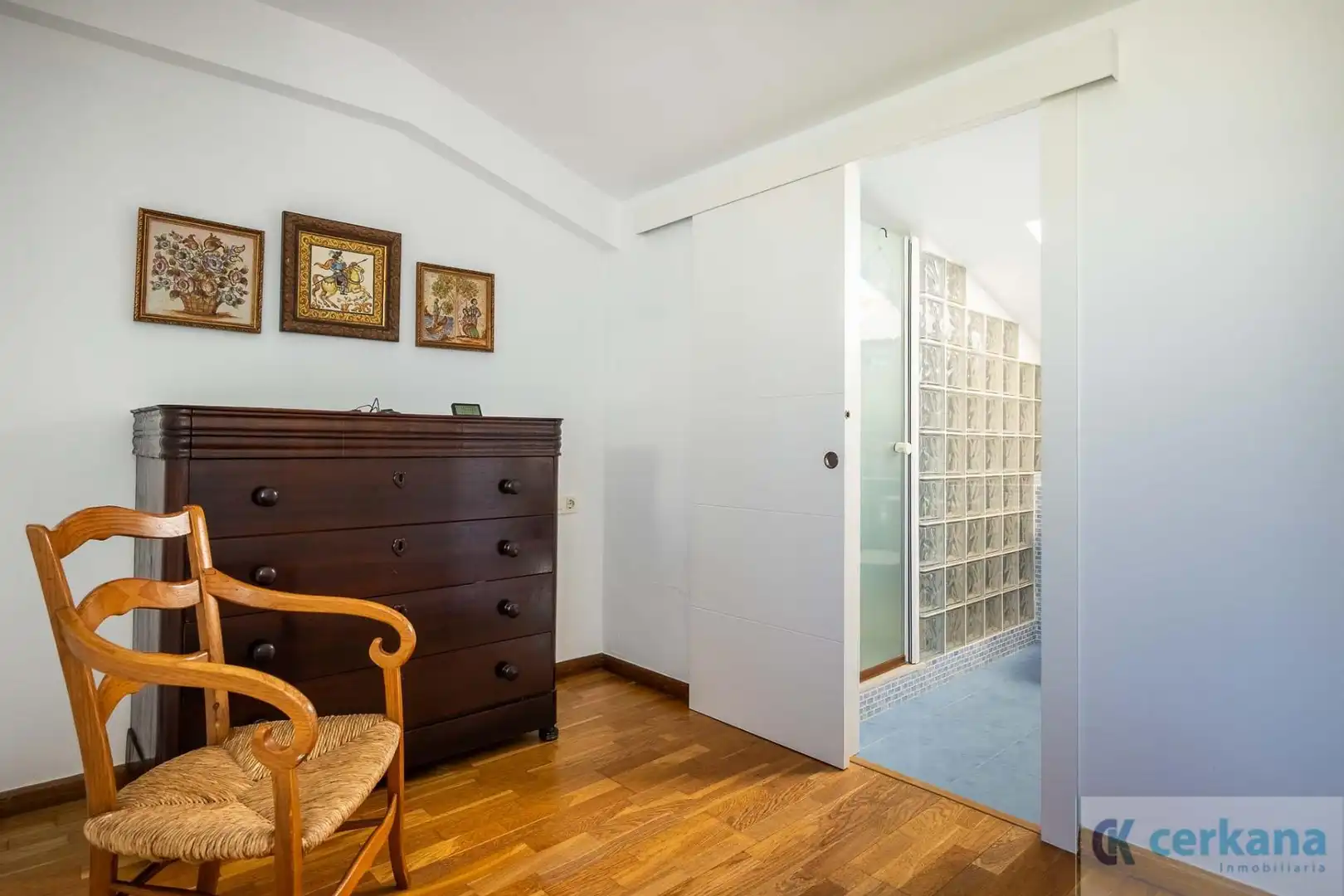 Houses for sale in Espartinas  with Air Conditioner and Storage room