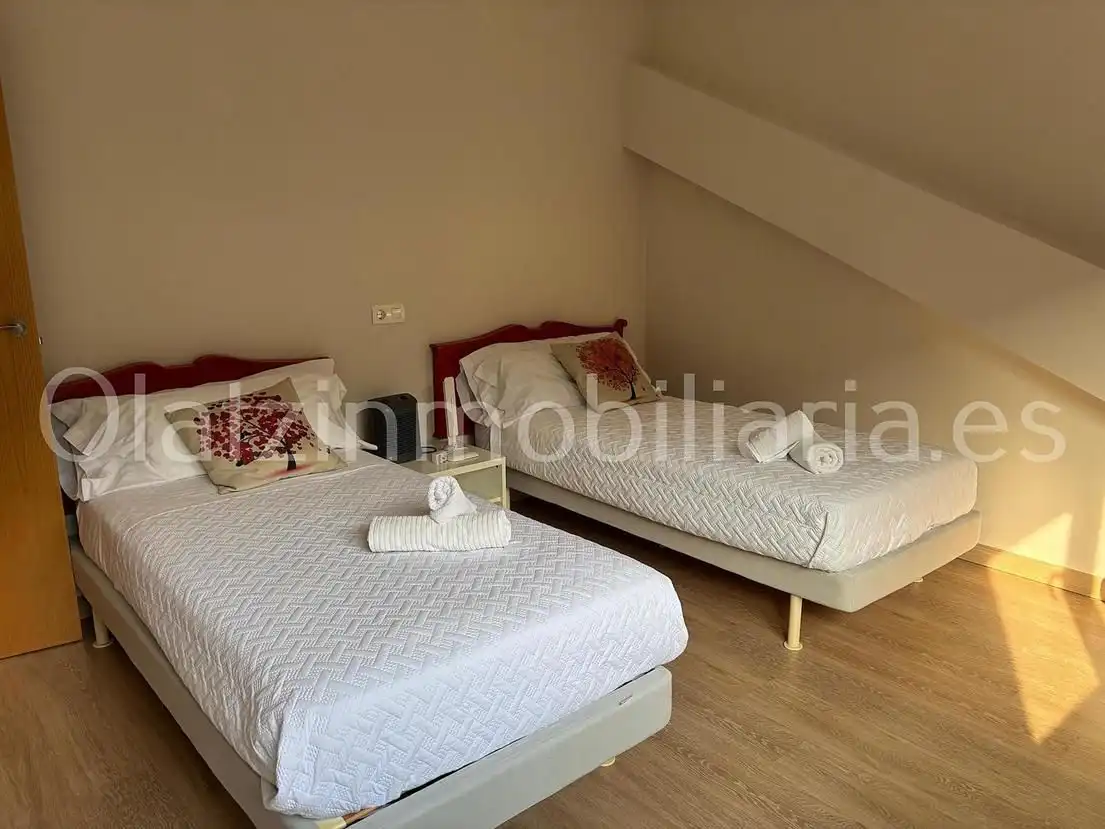 Dormitori de Casa o xalet en venda en Laudio / Llodio amb Aire condicionat, Calefacció i Jardí privat