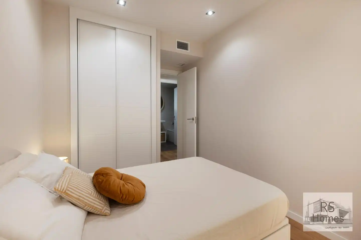 Habitación de Piso en venta en Valencia con Aire acondicionado, Calefacción y Trastero