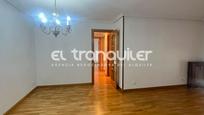 Bedroom of Flat to rent in  Madrid Capital  with Air Conditioner, Parquet flooring and Terrace
