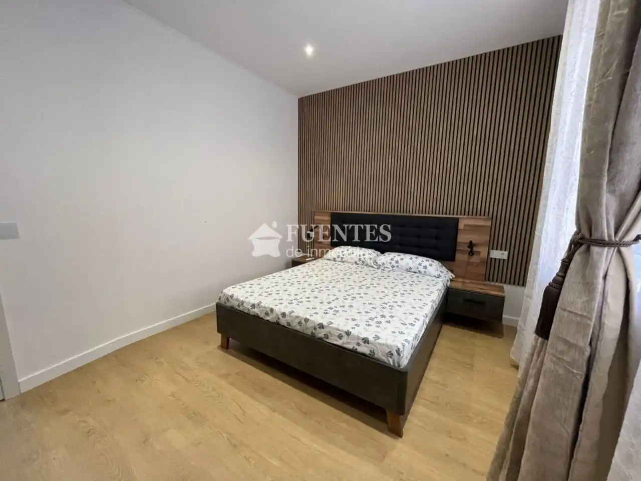Piso en venta en Calle Cerdá, Altozano - Conde Lumiares