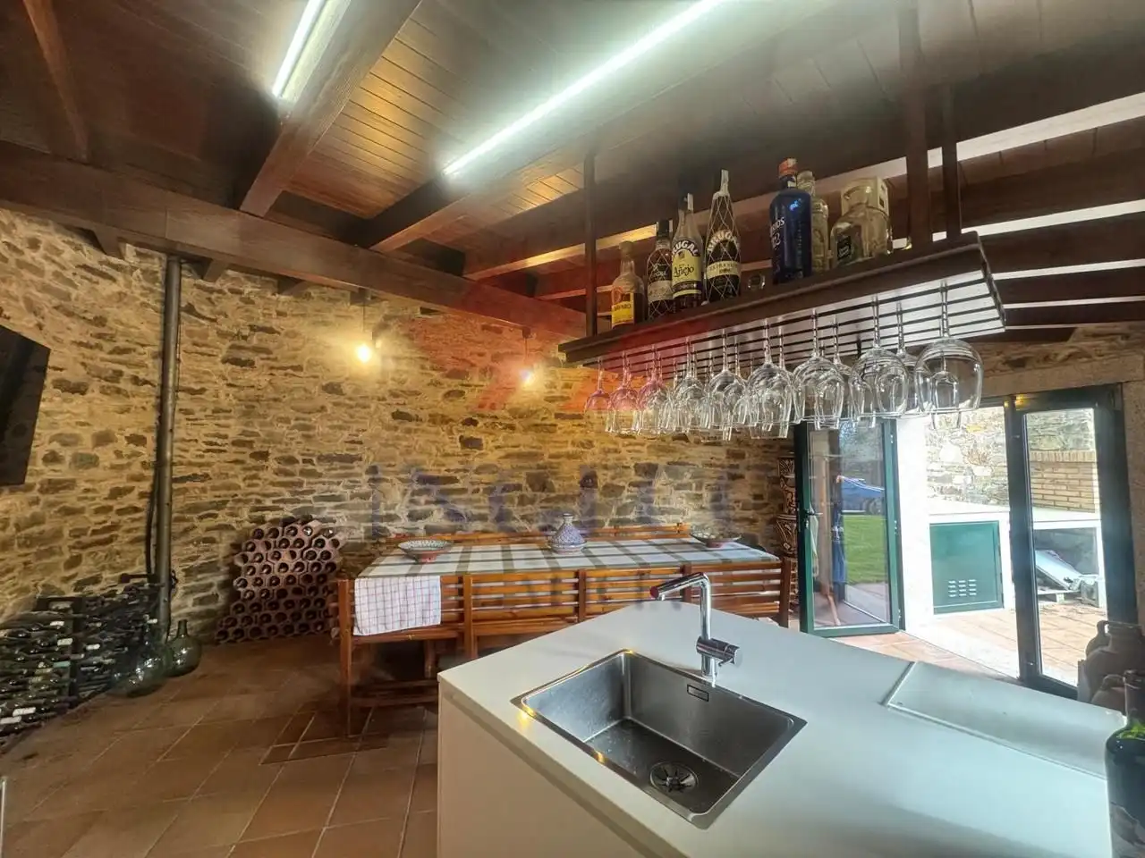 Casa rústica amb terrassa en venda a Leduzo, imagen 34