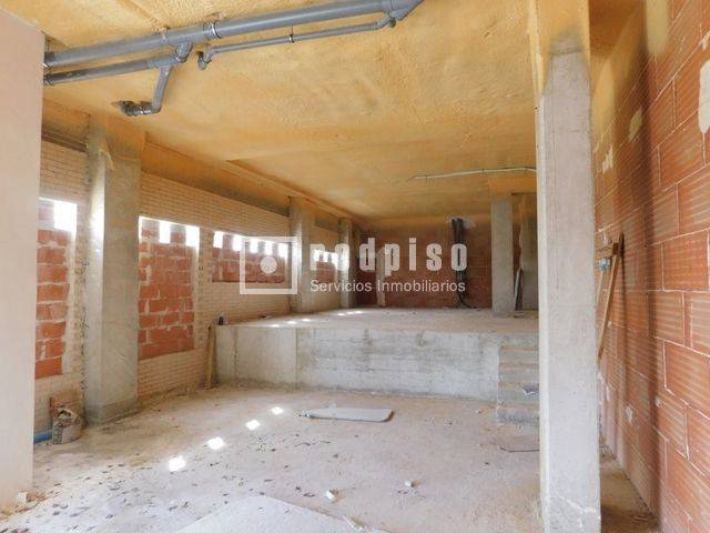 Local comercial en Alquiler en Butarque