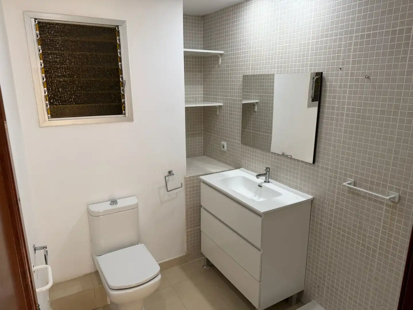 Bathroom of Flat for rent in Valencia  with Furnished, Washing machine and Balcony