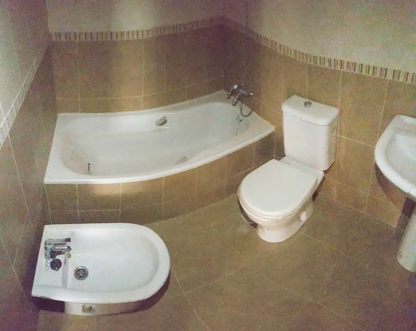 Baño de Apartamento en venta en Tudela de Duero con Calefacción, Parquet y Trastero