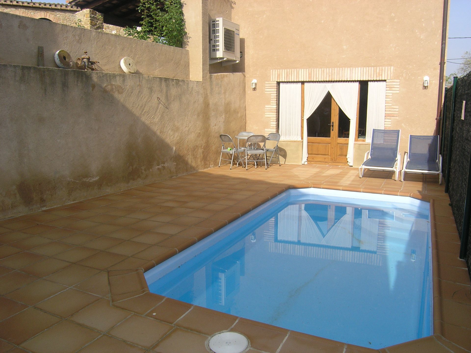 Piscina de Finca rústica en venta en Ullastret con Aire acondicionado, Calefacción y Jardín privado