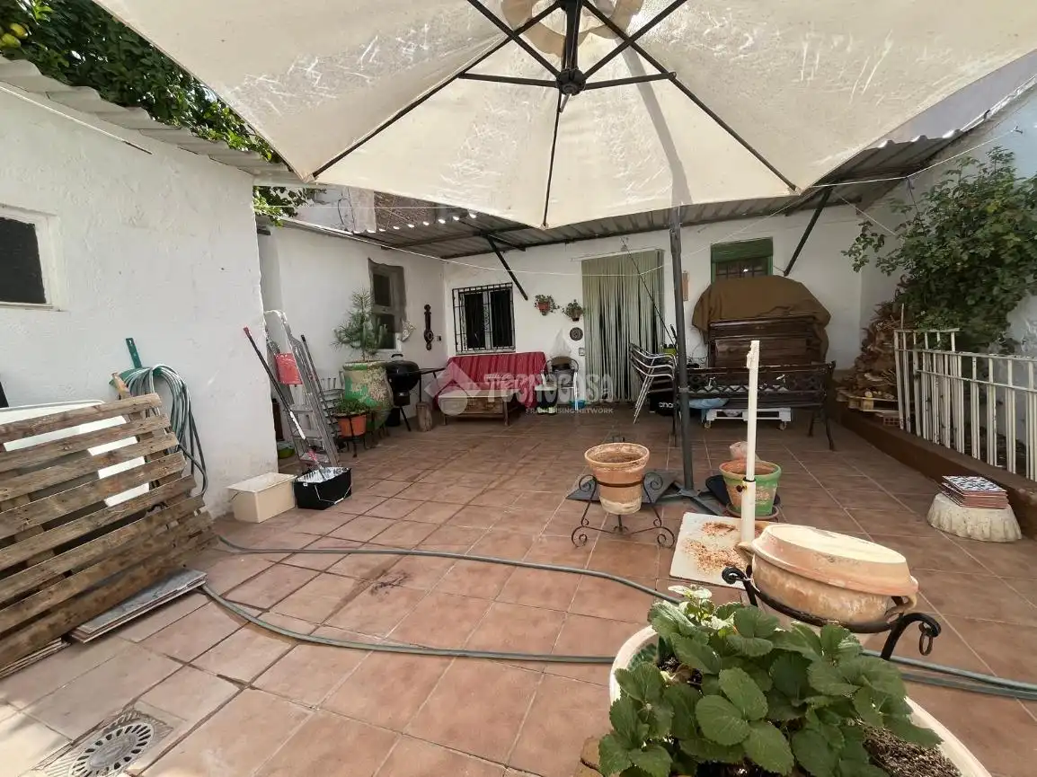 Casa aparellada en venda a Pinos Puente