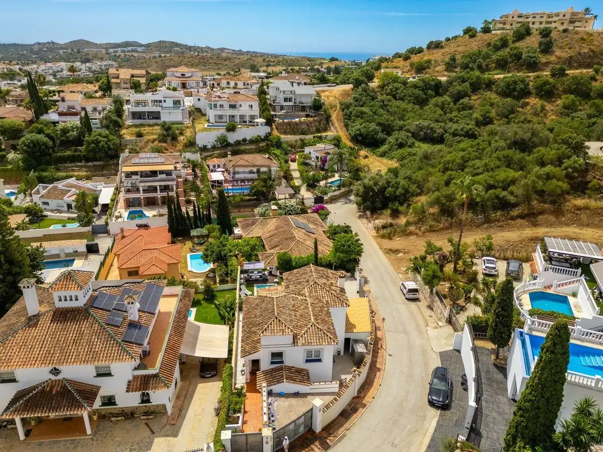 Chalet con piscina en venta en Cerros del Aguila, imagen 35