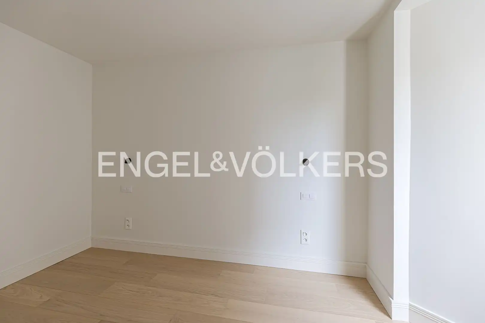 Bedroom of Flat for rent in Madrid  with Air Conditioner, Heating and Terrace