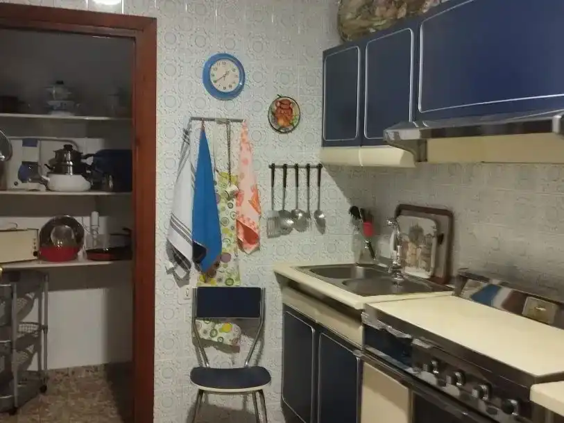 Cuina de Pis de lloguer en Marmolejo amb Aire condicionat i Moblat