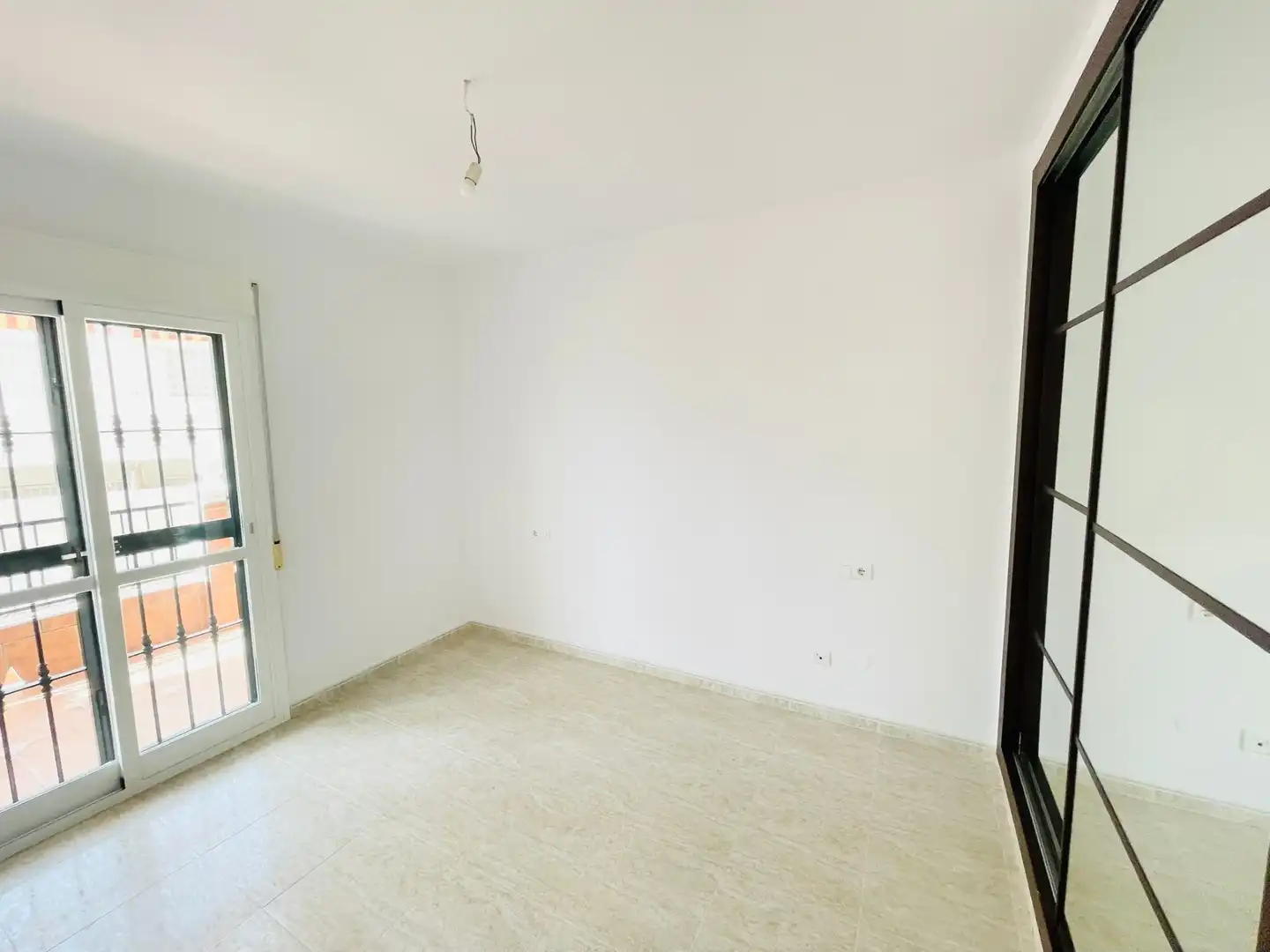Habitación de Piso en venta en Torrox con Terraza, Horno y Piscina comunitaria